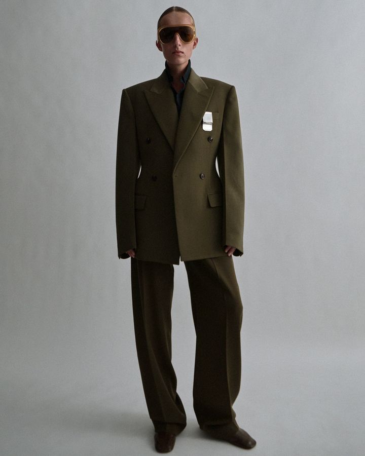 2023年10月に発表されたフィービー ファイロの「A1」エディットより。