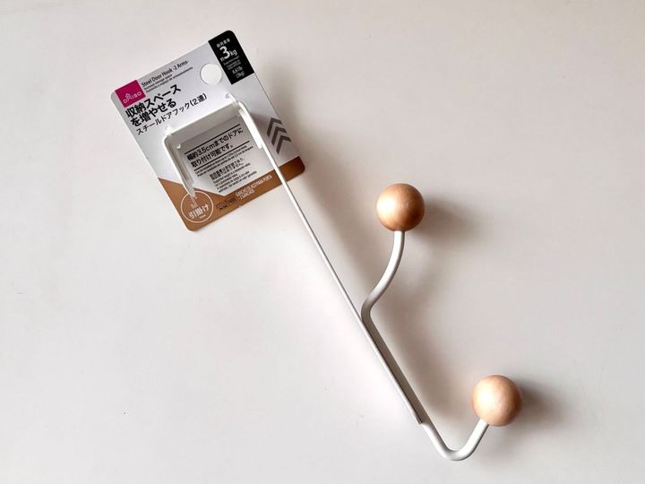 100均で見つけた「帽子掛け」の正解｜フックタイプがとにかく使いやすい！【ダイソー・セリア・キャンドゥ】