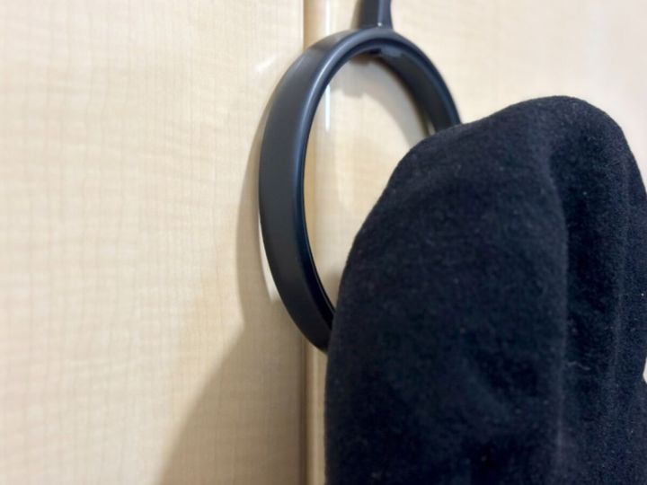 100均で見つけた「帽子掛け」の正解｜フックタイプがとにかく使いやすい！【ダイソー・セリア・キャンドゥ】