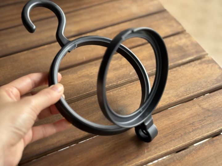 100均で見つけた「帽子掛け」の正解｜フックタイプがとにかく使いやすい！【ダイソー・セリア・キャンドゥ】