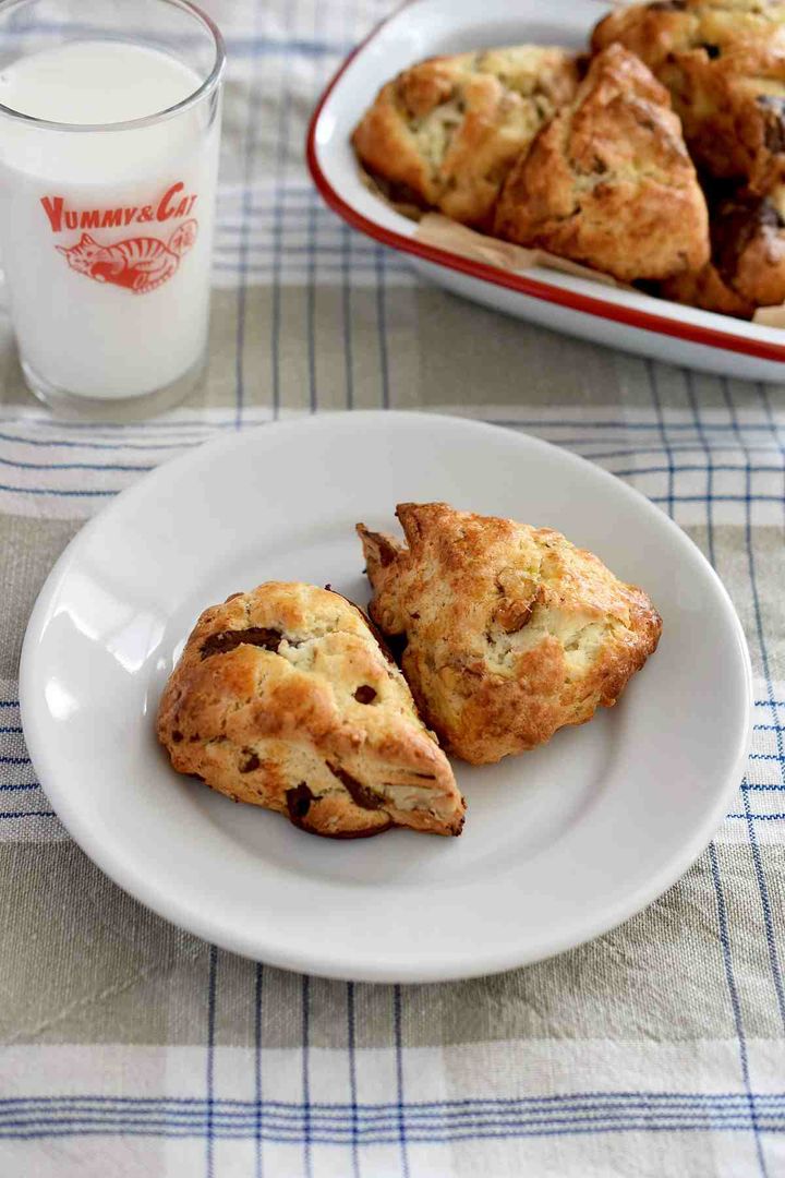 チョコナッツスコーン