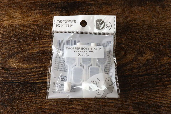 セリアのスポイトボトル スリムのパッケージ