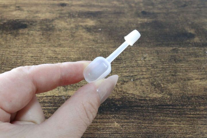 セリアのスポイトボトル スリムのビジュアル