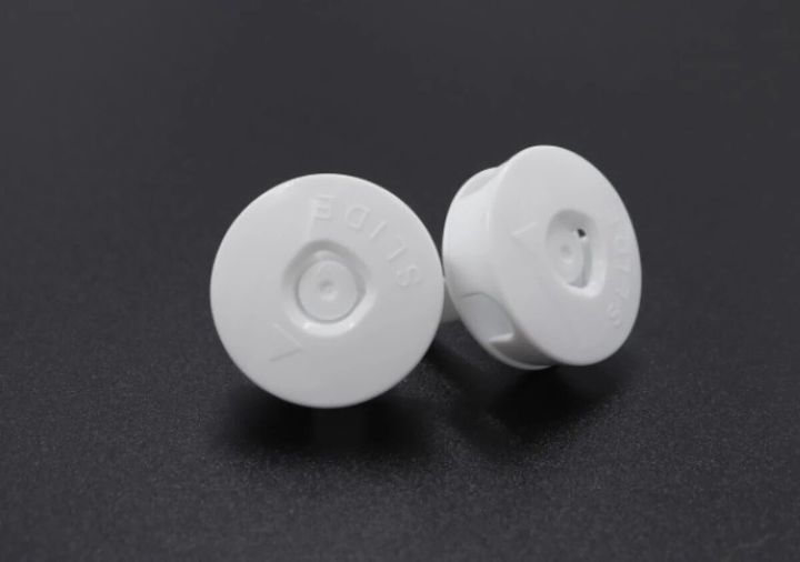 ダイソー コンセントプラグホルダー 2P