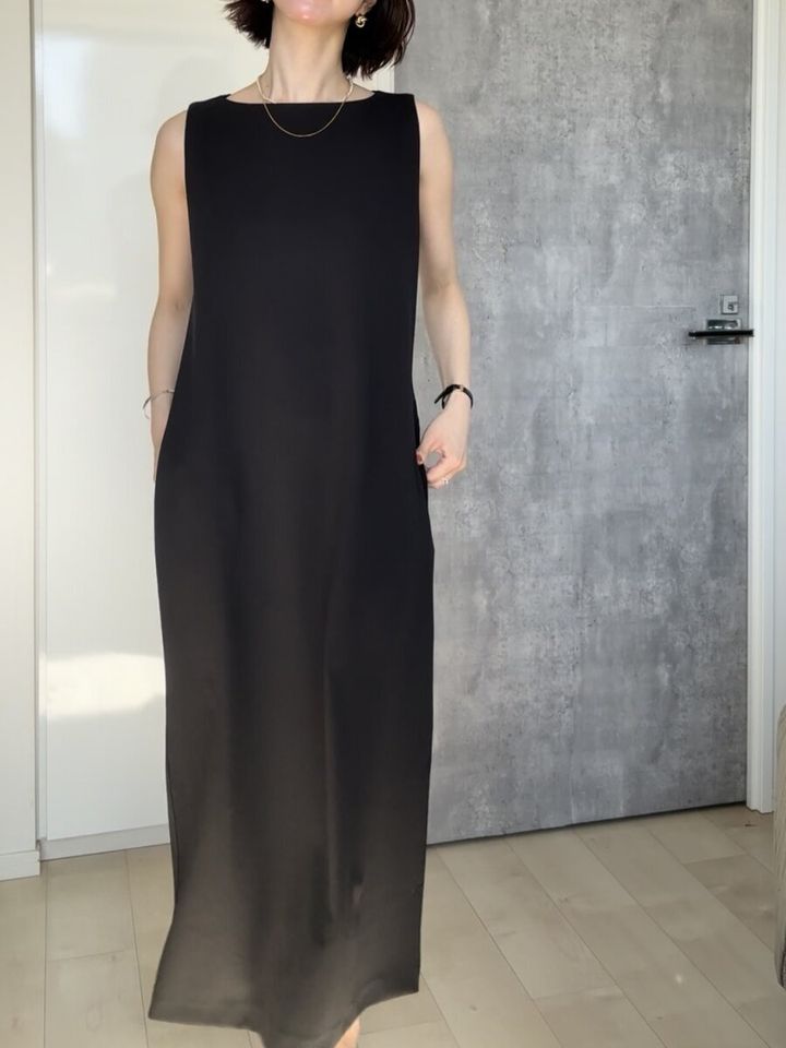 ユニクロクレープジャージーワンピースノースリーブ XLサイズ着用