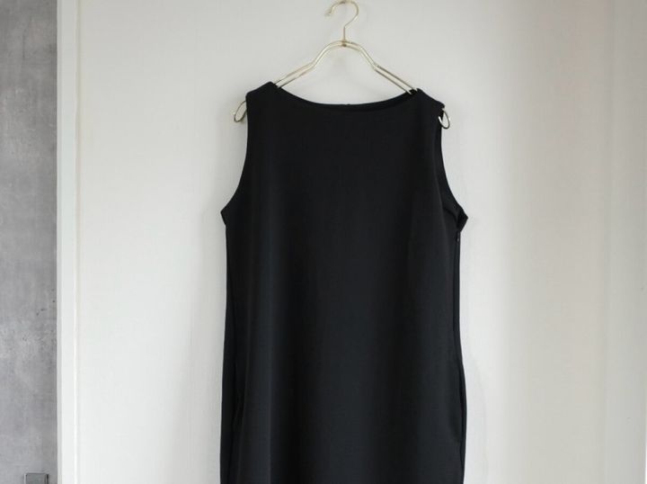 ユニクロクレープジャージーワンピースノースリーブ BLACK