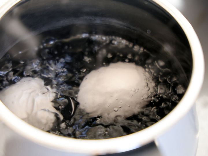 ゆでたまごを作る