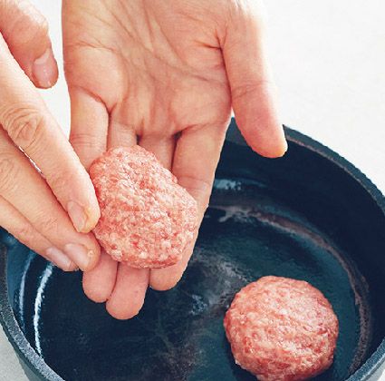 【おべんとう】フライパンひとつで作る「プチバーグ弁当」！ 忙しい朝は、包丁いらずちぎるだけ！の画像4