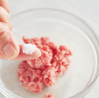 【おべんとう】フライパンひとつで作る「プチバーグ弁当」！ 忙しい朝は、包丁いらずちぎるだけ！の画像2