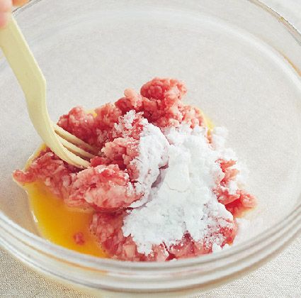 【おべんとう】フライパンひとつで作る「プチバーグ弁当」！ 忙しい朝は、包丁いらずちぎるだけ！の画像3