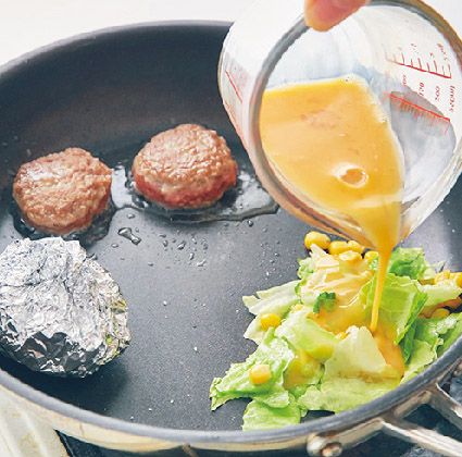 【おべんとう】フライパンひとつで作る「プチバーグ弁当」！ 忙しい朝は、包丁いらずちぎるだけ！の画像7