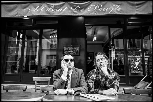 ゴダール役のギヨーム・マルベックと、リチャード・リンクレイター監督による2ショット [c] 2025 ARP - Detour Development LLC [c]JeanLouisFernandez