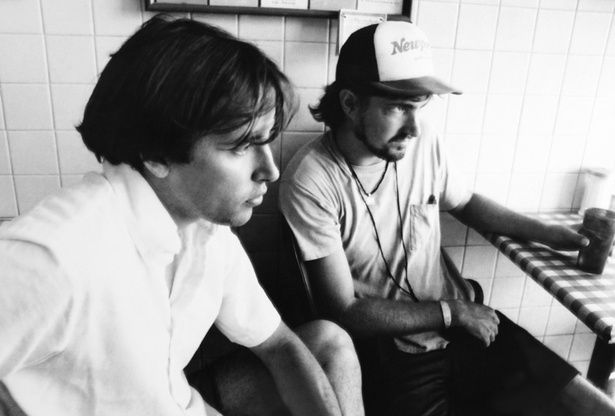 【写真を見る】初監督作品『スラッカー』を手掛けた、若かりし頃のリチャード・リンクレイター監督！(写真左) [c]Everett CollectionAFLO