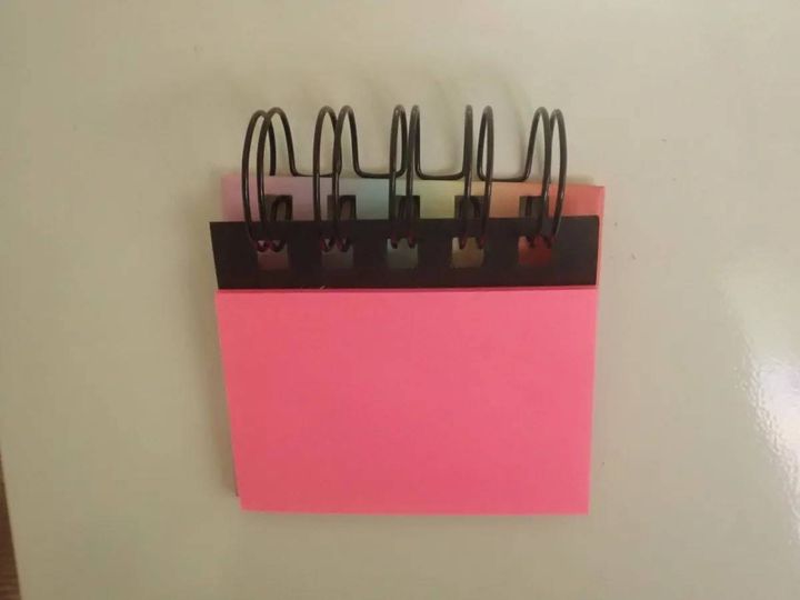 DAISO(ダイソー)：マグネットテープ(幅10mm×長さ3m、片面粘着タイプ)