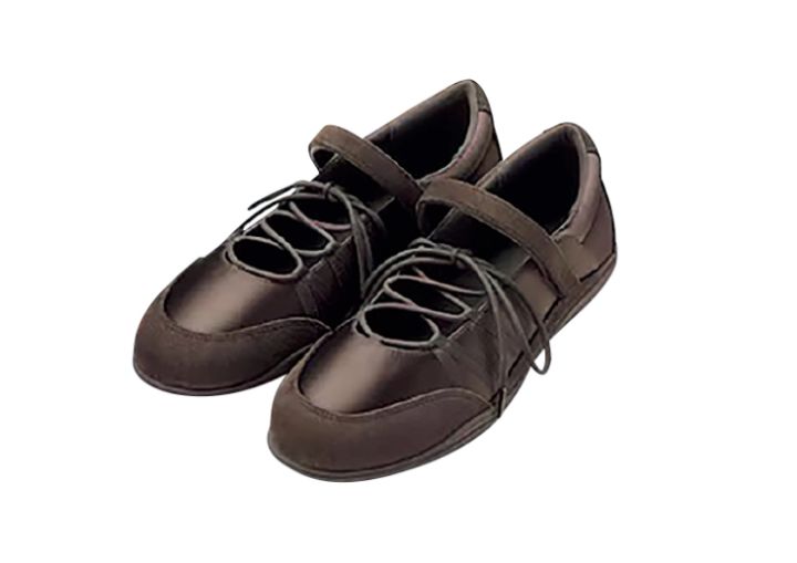 レースアップバレエスニーカー