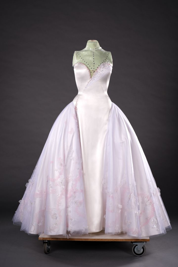 グリンダのドレス