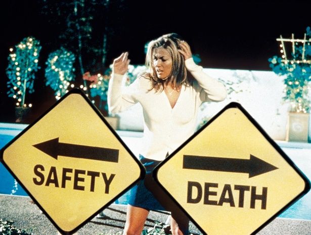 【写真を見る】これまでパロディした作品は軽く100本以上！オスカーレースでも話題のあの映画をさっそく笑いに変える(画像は『最終絶叫計画』より) [c]Everett Collection/AFLO