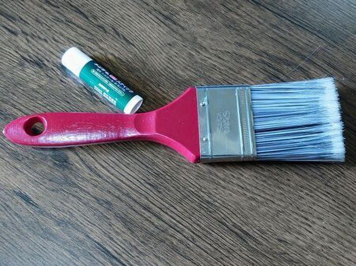 サッシの溝を〈超簡単〉に掃除する裏ワザ。「めっちゃスッキリする！！」「こりゃヤミツキだ♡」