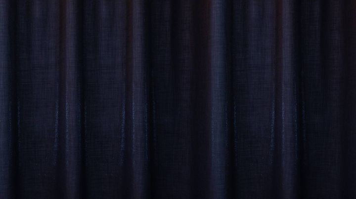 北西 勝負運 下がる カーテン 暗い色