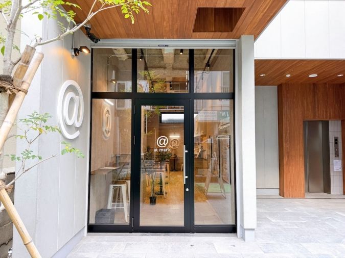 @atmark cafe 福岡店 外観
