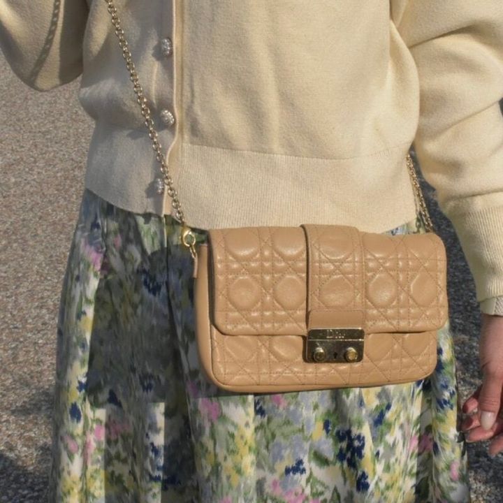 長年愛用しているDiorのバッグ