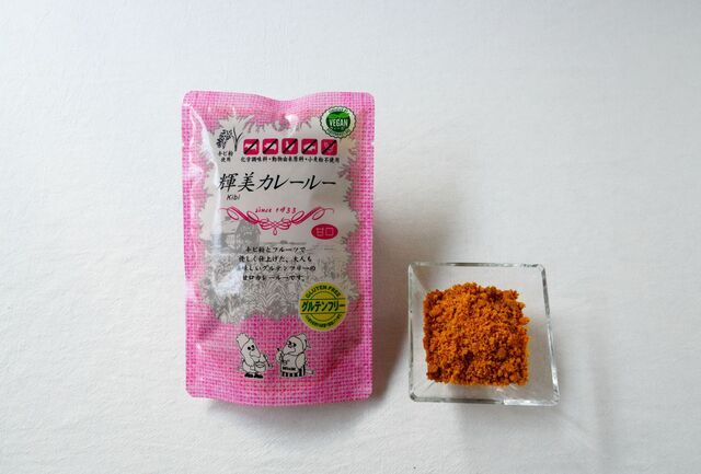 溶けやすいフレークタイプのカレールー