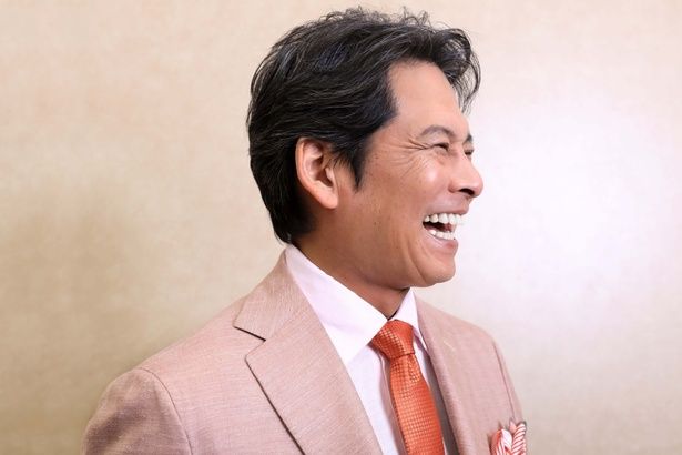 本作での演技プランを笑顔で話してくれた織田 撮影/杉映貴子 ヘアメイク/加藤まり子(MARVEE) スタイリスト/加藤哲也