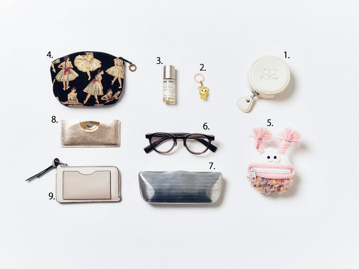 矢吹奈子 バッグの中身