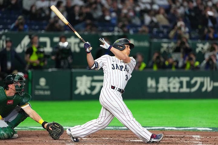 オーストラリア戦で逆転本塁打を放った吉田正尚（C）Getty Images