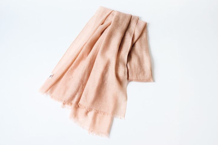 カシミヤリネンストール¥9,000／マリアルーク