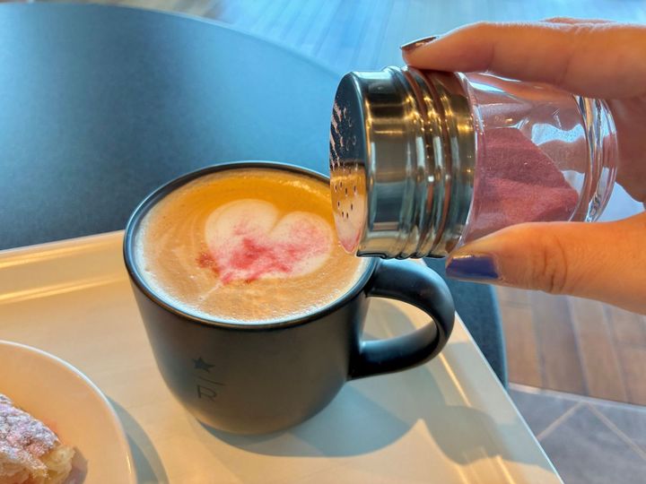 「サクラ ブルーミング パウダー」をかけて