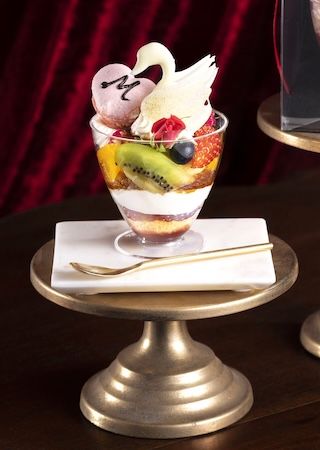 【東京都渋谷区】青木美沙子さん監修の「プリンアラモード エレガンス」がテイクアウトメニューとして登場