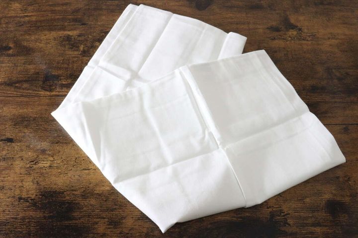 ダイソーの枕カバー（綿100％、オフ）のビジュアル