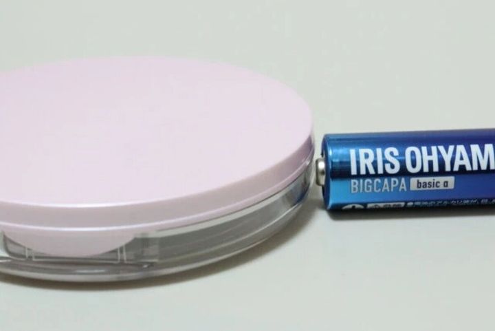 ダイソー ミラー付パウダーケース（パフ入）