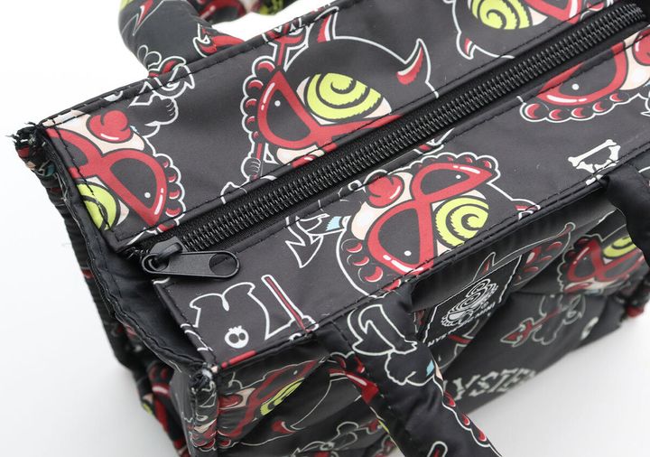 宝島社のムック付録のHYSTERIC MINI MINI SQUARE BAG BOOK DEVILKIN ver.4