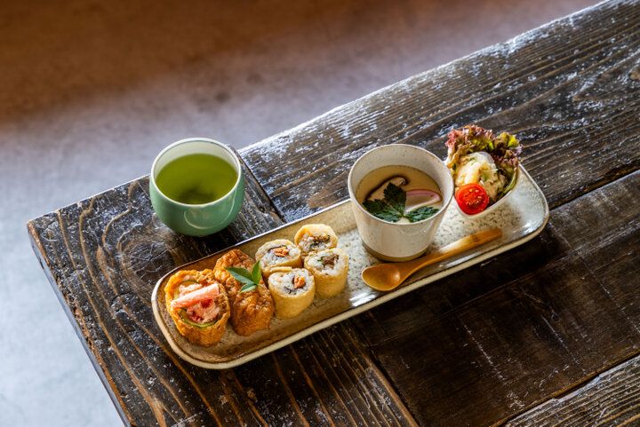 話題の映画ロケ地も訪れたい城下町・豊岡市出石♪いなり寿司がおいしい古民家カフェ「寿賀蔵商店」へ