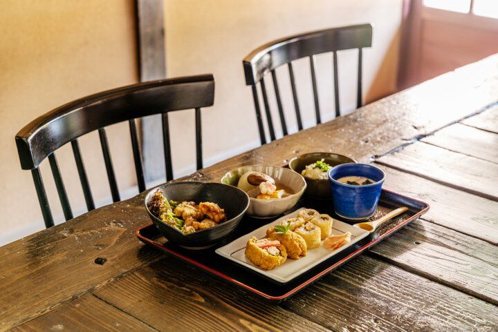 話題の映画ロケ地も訪れたい城下町・豊岡市出石♪いなり寿司がおいしい古民家カフェ「寿賀蔵商店」へ