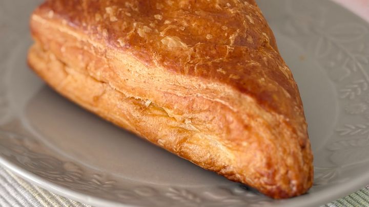 リベイクしたら「チーズドゥルドゥル」【ローソン】の三角パンの味は？