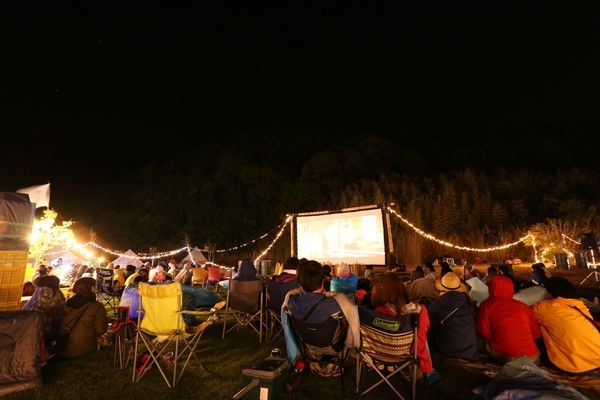 【和歌山県有田市】子どもも大人も楽しめる無人島野外フェス「MUJINTO cinema CAMP JINOSHIMA」開催！