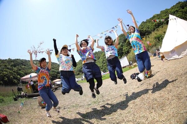 【和歌山県有田市】子どもも大人も楽しめる無人島野外フェス「MUJINTO cinema CAMP JINOSHIMA」開催！