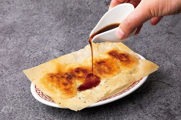【写真】看板メニューはやっぱり餃子