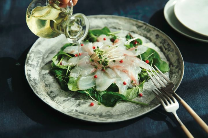 いつもの料理に、ほんのり異国情緒を。わが家のカルパッチョの定番です