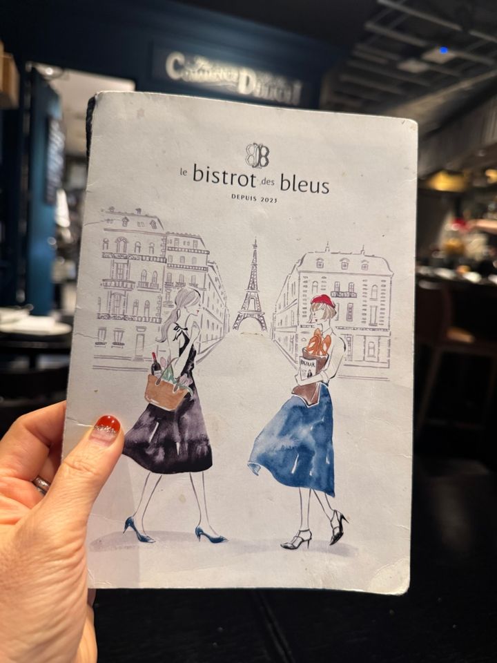 広尾駅からすぐの世界のグルメが集結した「THE RESTAURANT」の中にある「le bistrot des bleus」