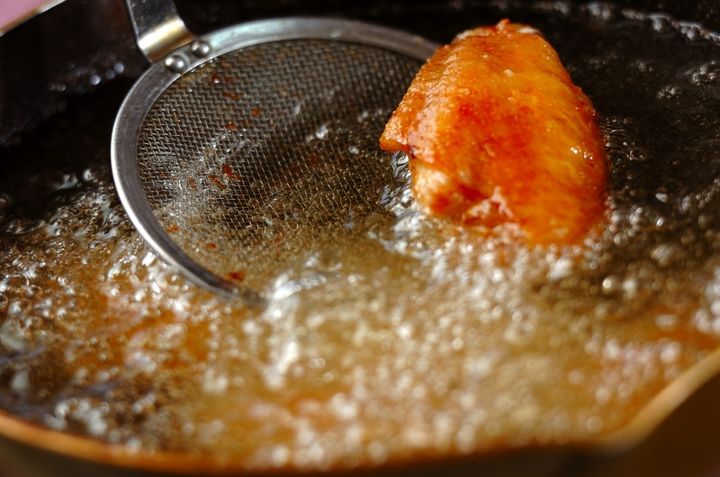 鶏手羽中の甘辛揚げの作り方1