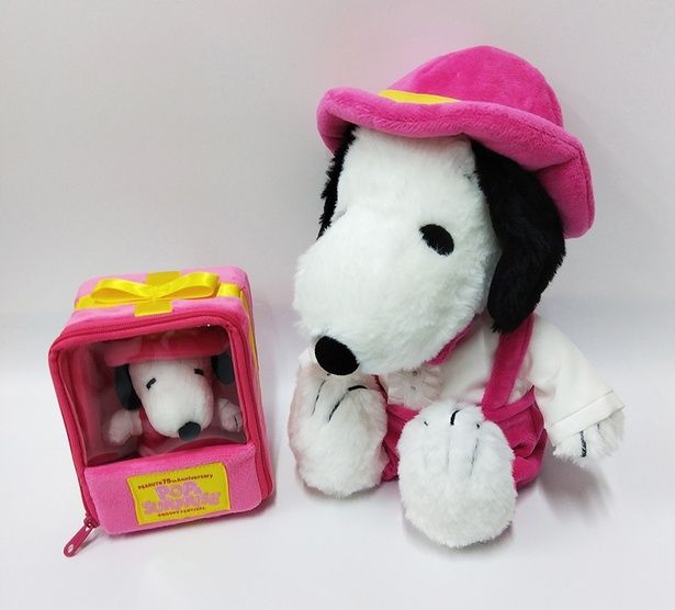 「マスコットキーホルダー(ポーチ付き)」(2750円)、「ぬいぐるみ」(3630円)