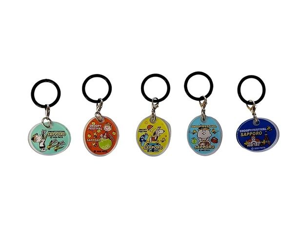 「キーホルダー(アンブレラマーカー・全5柄 ランダム1種)」(各495円)