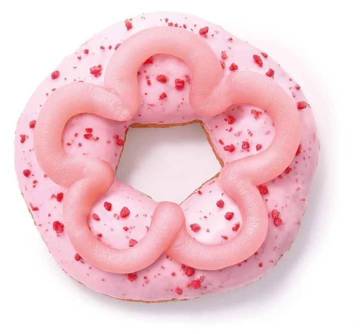ミスドの桜もちっとドーナツ 咲くいちごみるくのビジュアル
