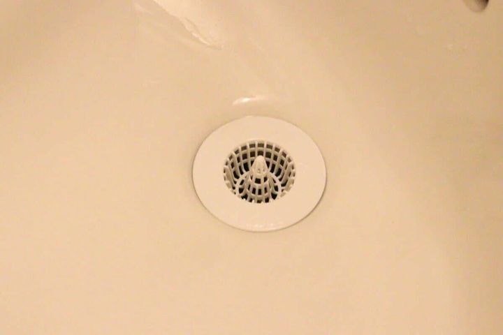 ダイソー 水切れが良い洗面台のごみガード 使用例