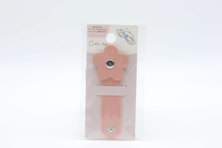 ダイソーフラワーフェイクレザーケーブルクリップ