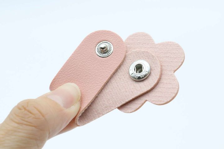 ダイソーフラワーフェイクレザーケーブルクリップ使い方